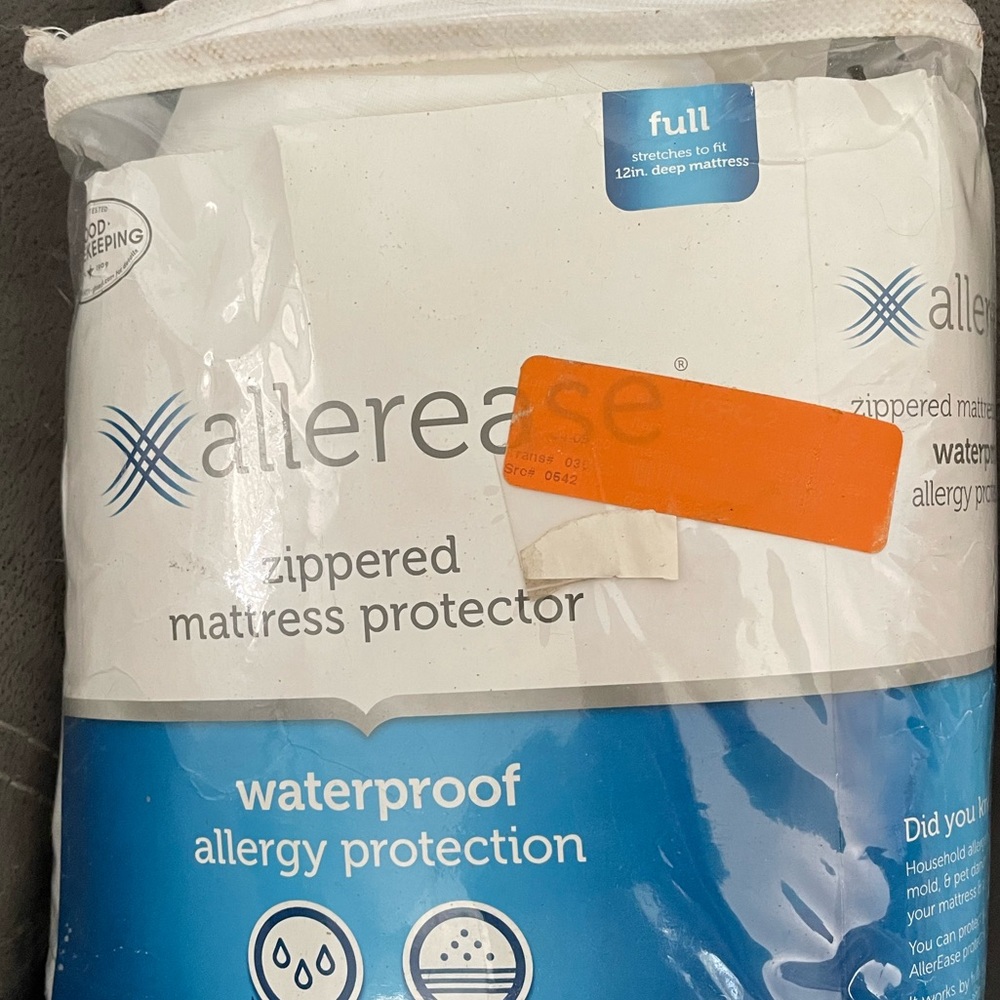 Twin size mattress protector